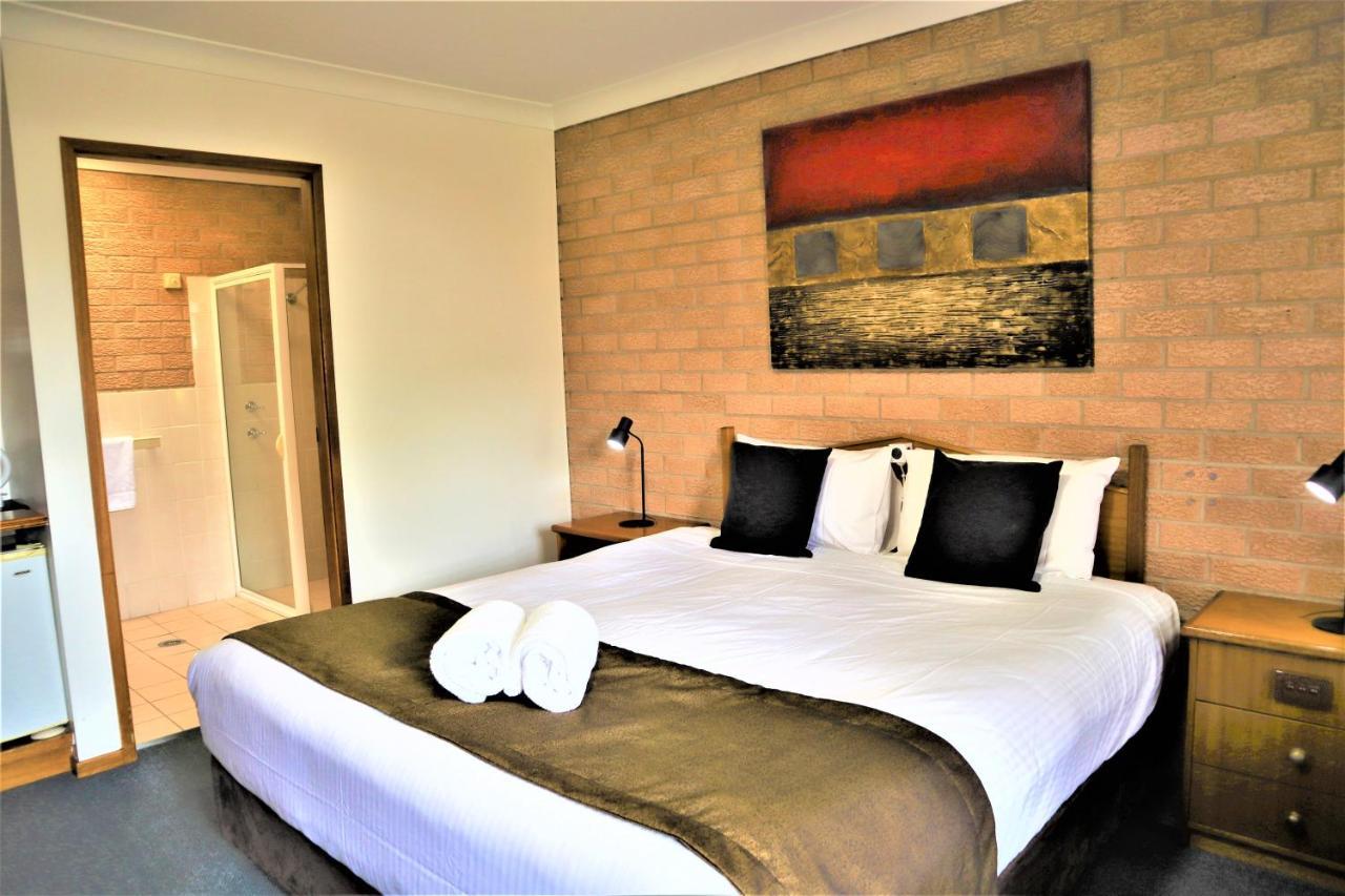 Golden Chain Aalana Motor Inn Каура Екстериор снимка