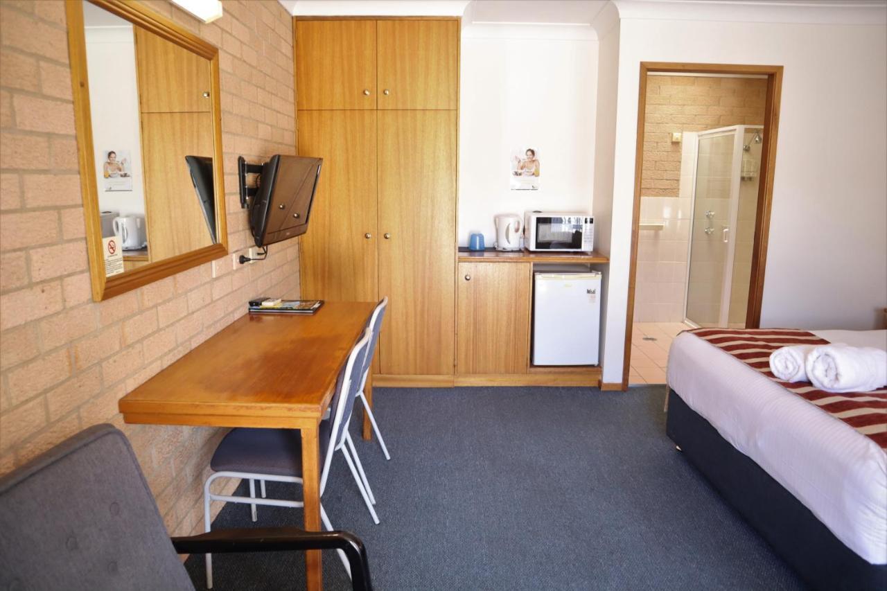 Golden Chain Aalana Motor Inn Каура Екстериор снимка